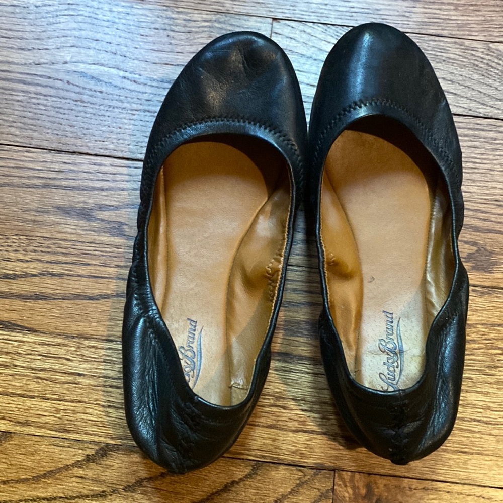 Lucky Brand ballet flats - size 8.5 - black leather - stitching detail